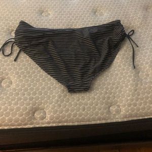 Selling bathing suit bottoms